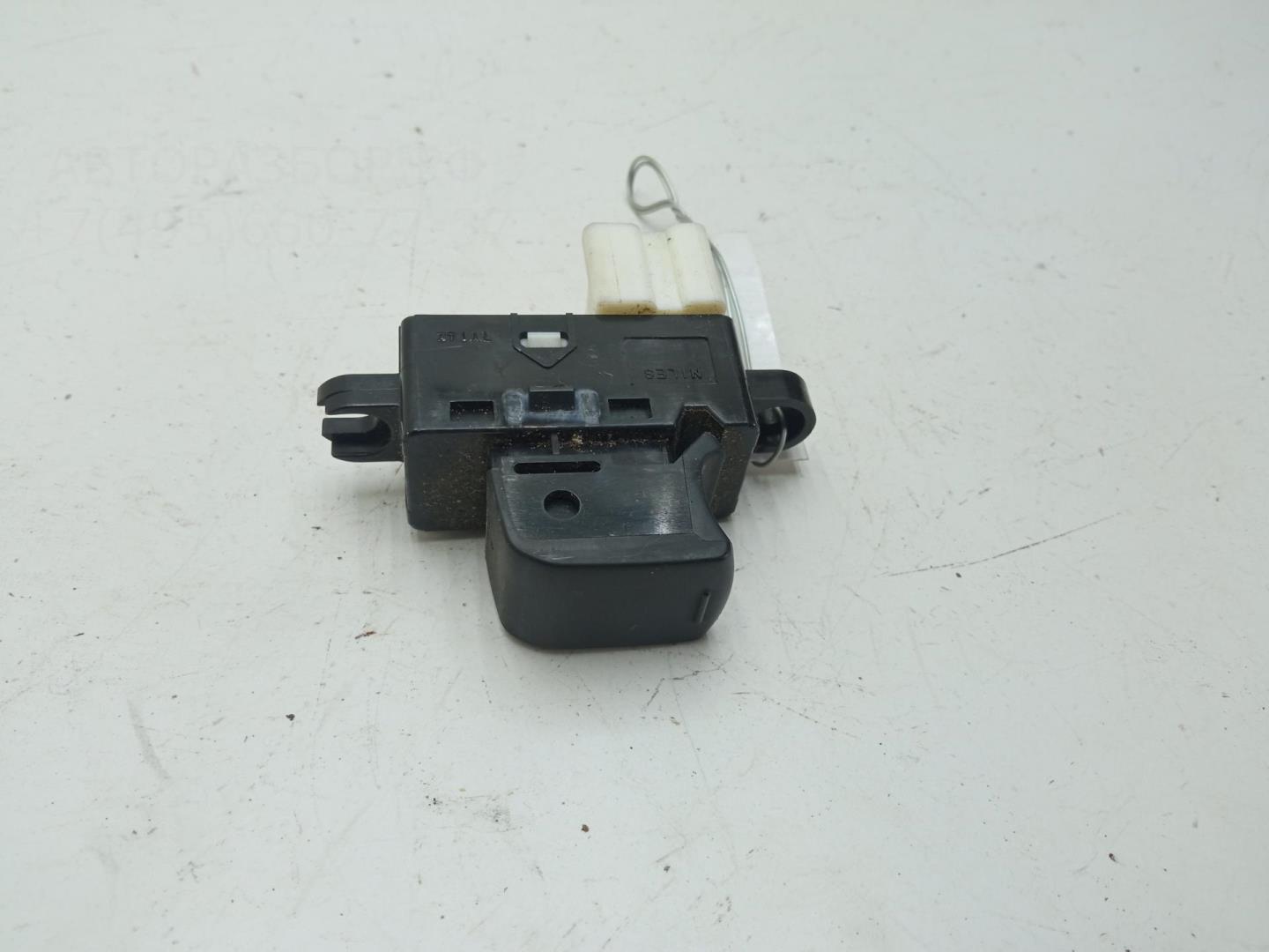 Кнопка стеклоподъемника