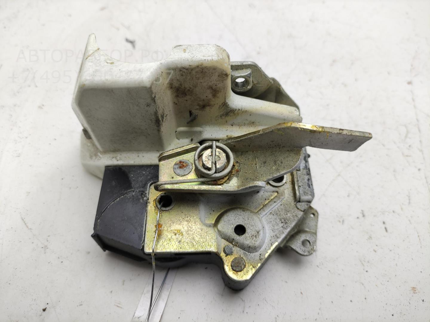 Замок двери задней правой