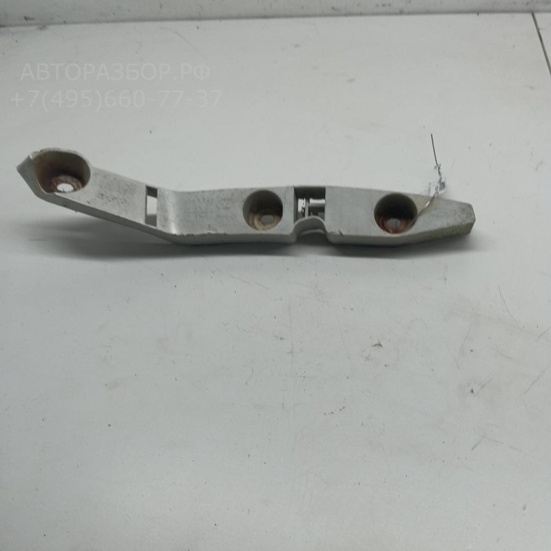 Кронштейн переднего бампера правый
