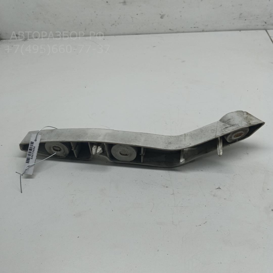 Кронштейн переднего бампера правый