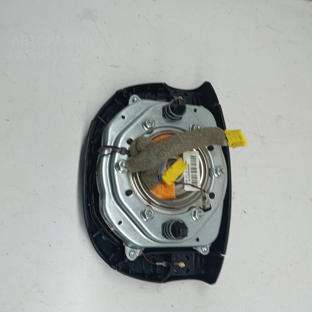 Подушка безопасности в рулевое колесо