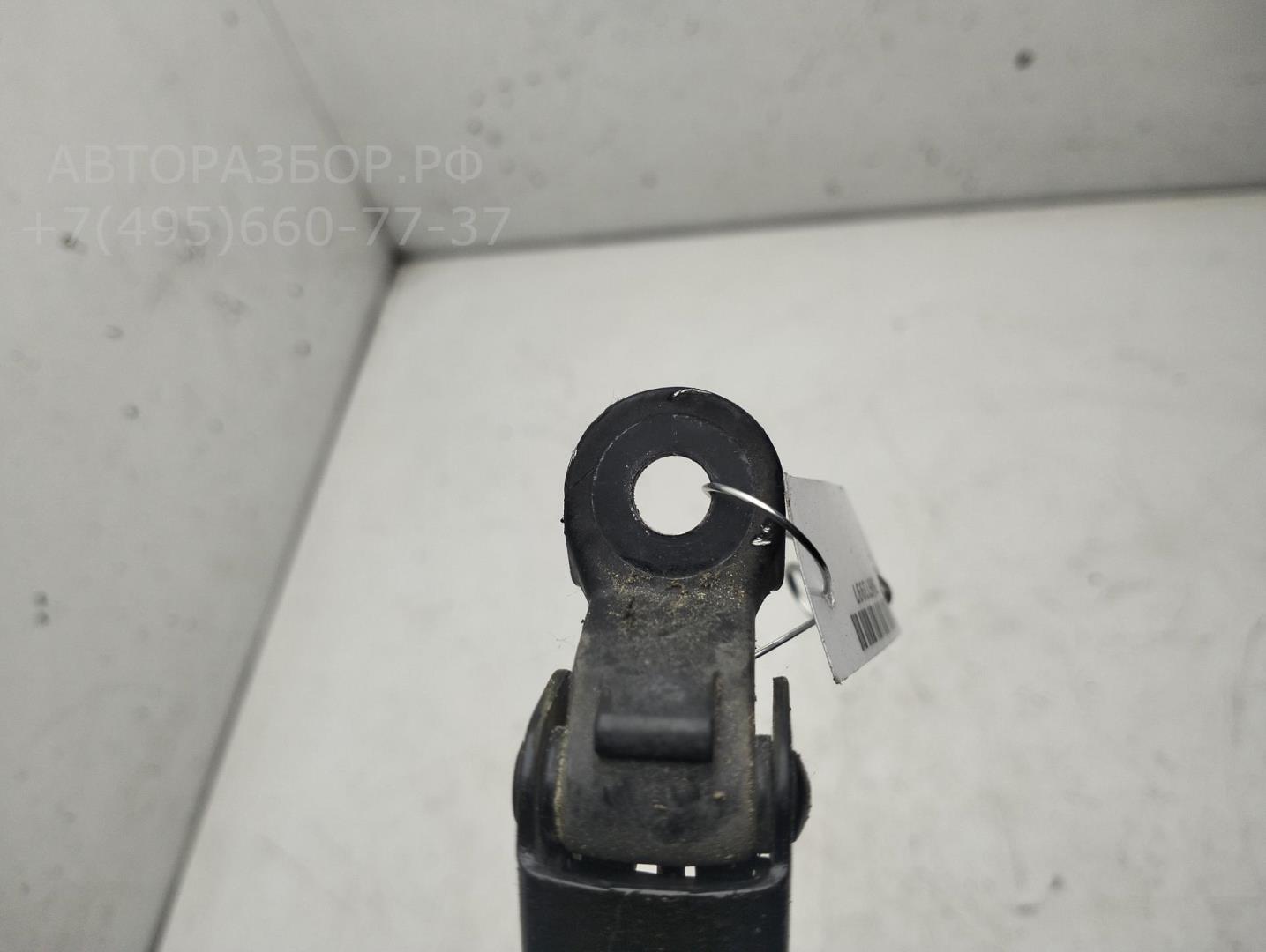 Поводок стеклоочистителя заднего