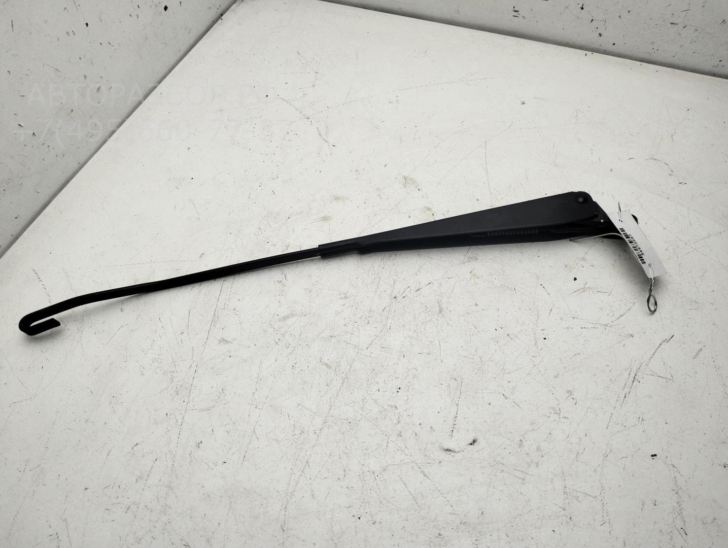 Поводок стеклоочистителя заднего