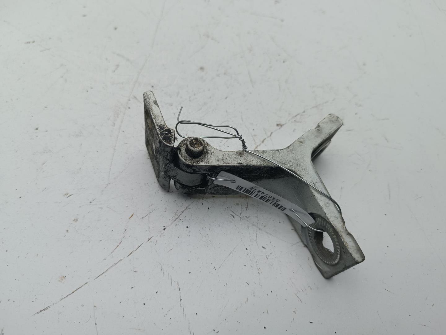 Петля двери