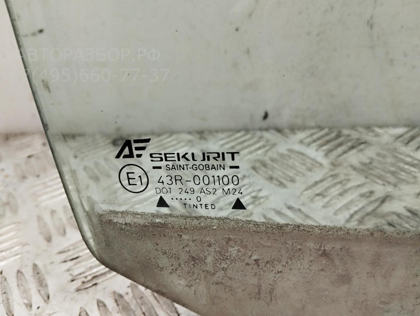 Стекло двери передней правой