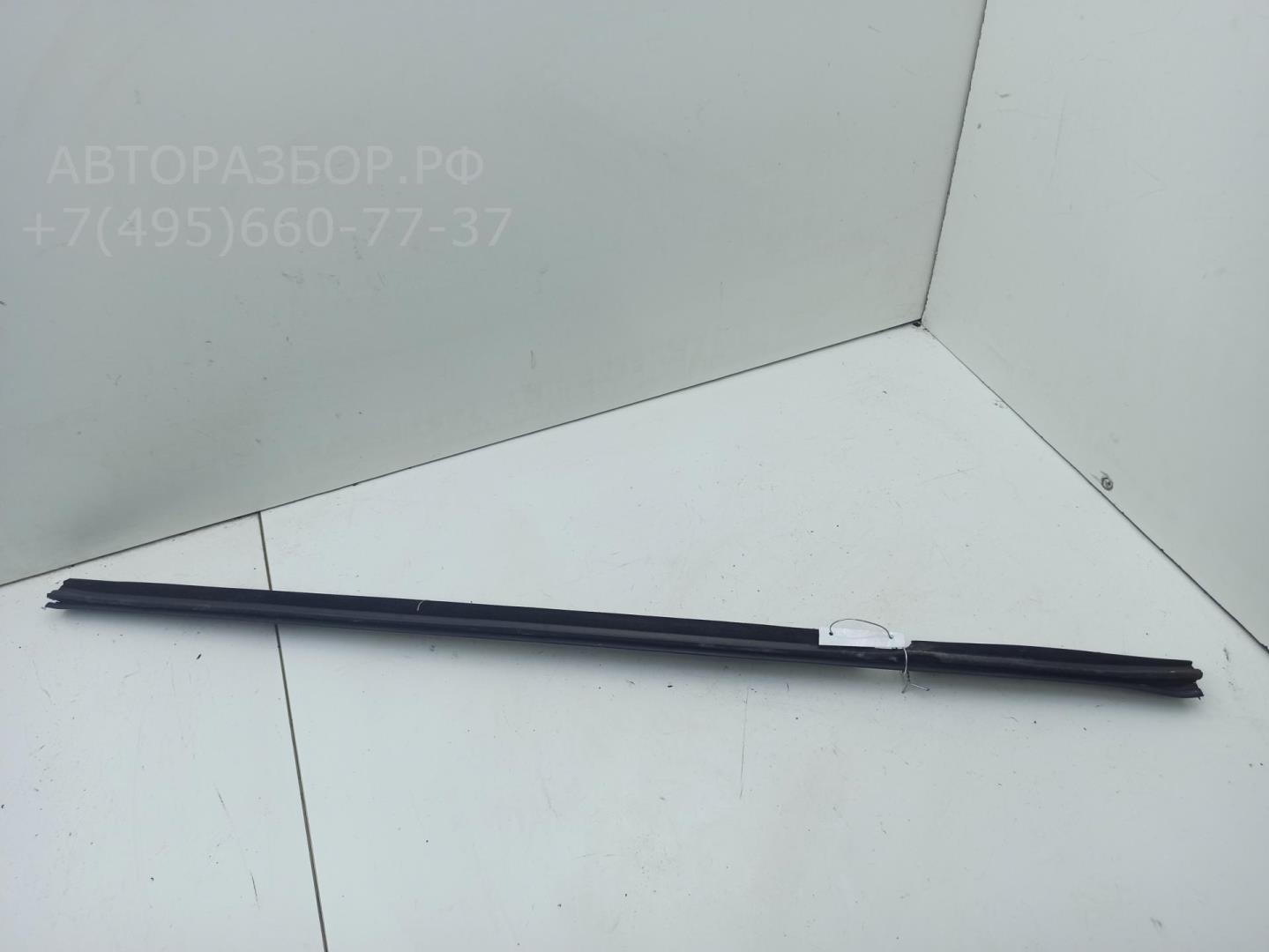 Накладка стекла заднего левого