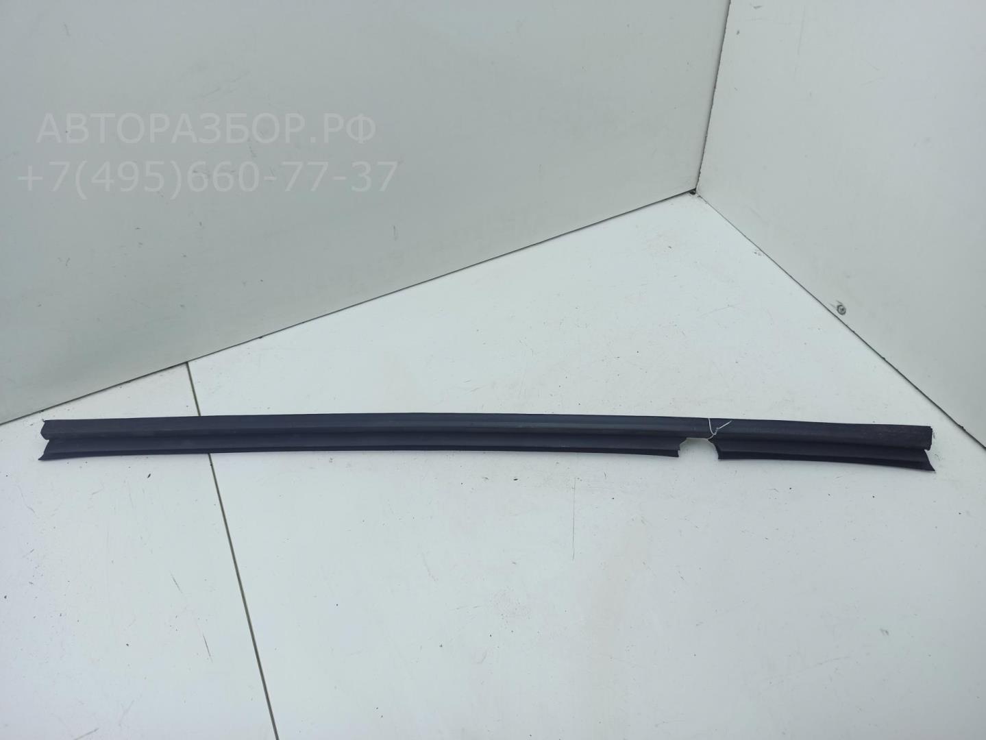 Накладка стекла заднего левого