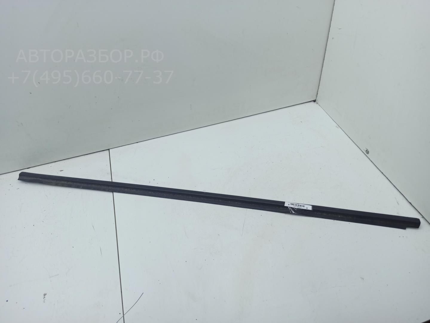 Накладка стекла заднего правого