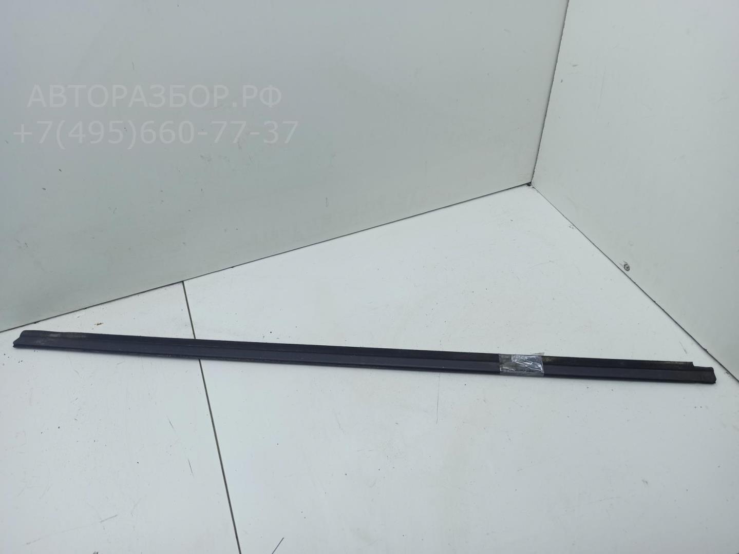 Накладка стекла заднего правого