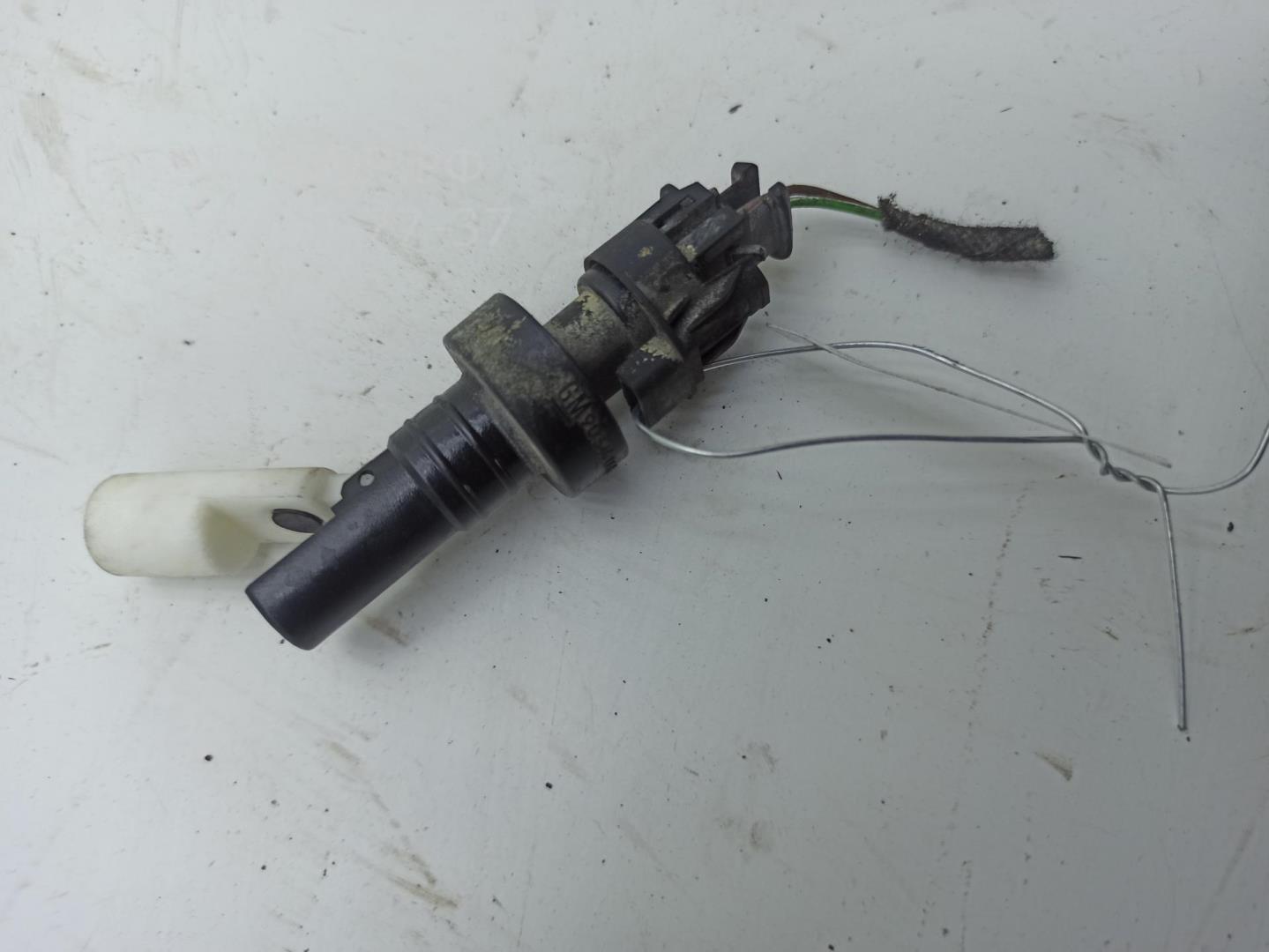 Датчик уровня в бачок омывателя