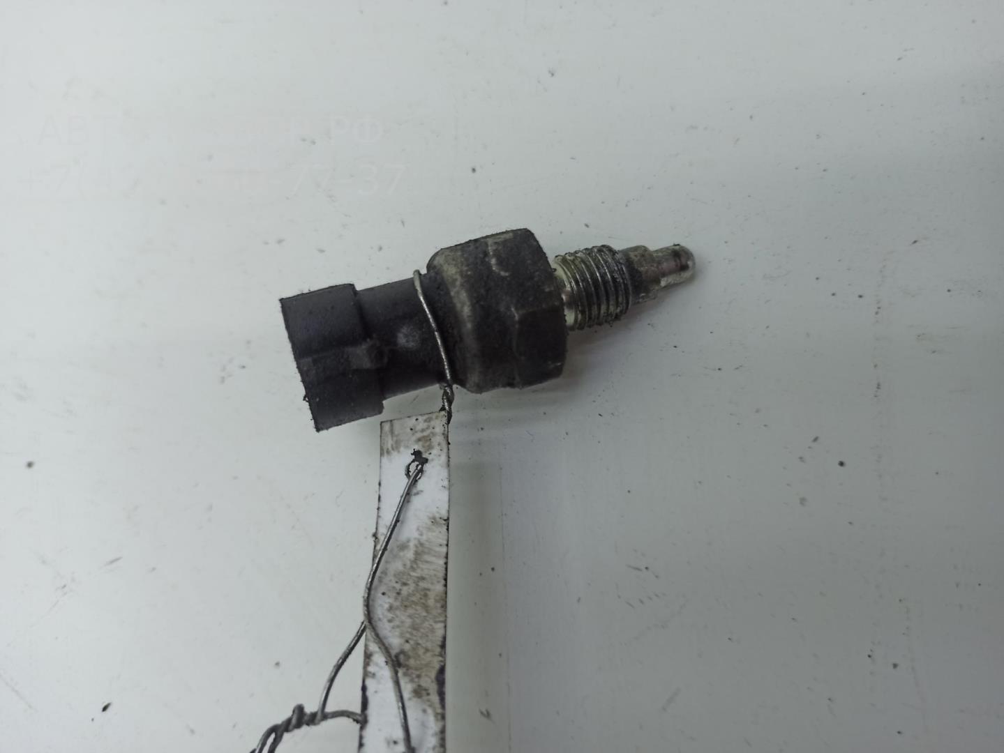 Датчик включения заднего хода