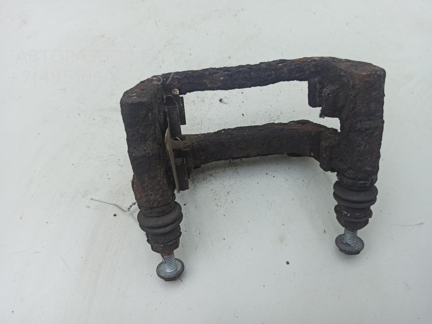 Скоба суппорта заднего