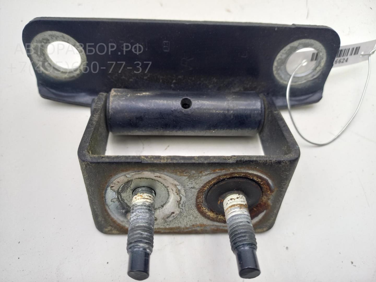 Петля крышки багажника