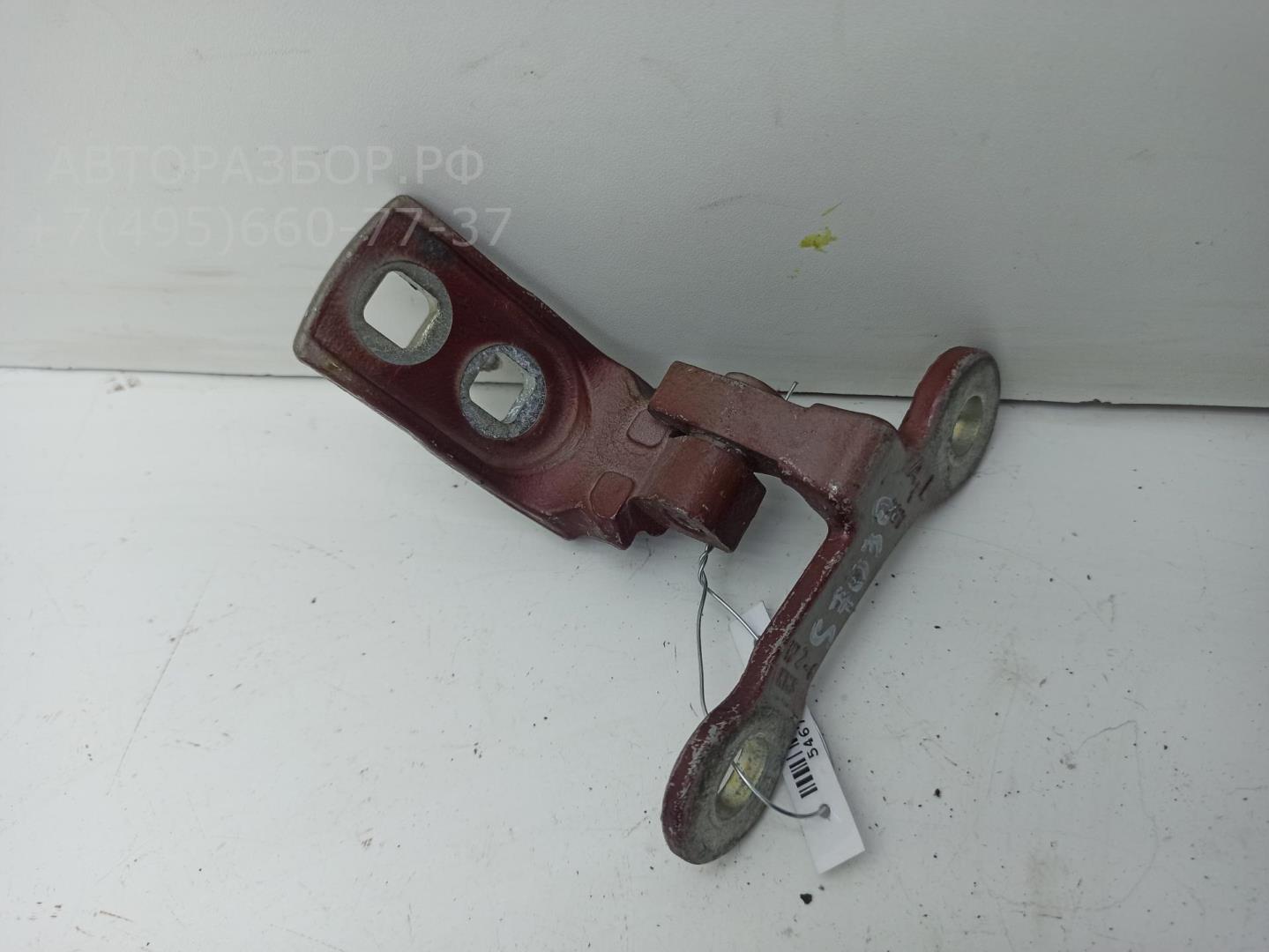 Петля двери