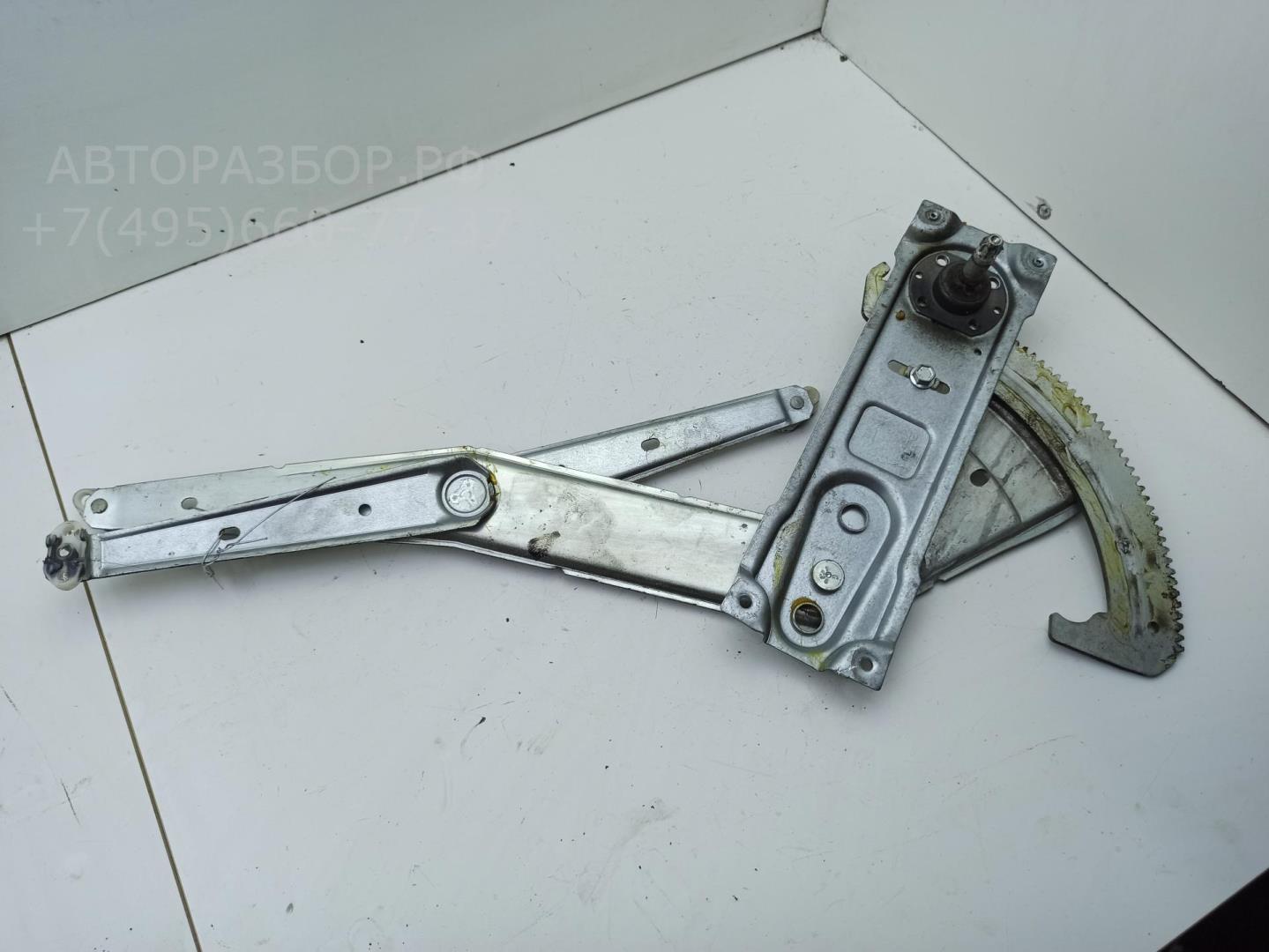 Стеклоподъемник механ. передний правый