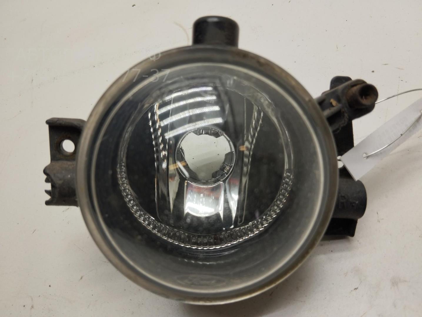 Фара противотуманная правая