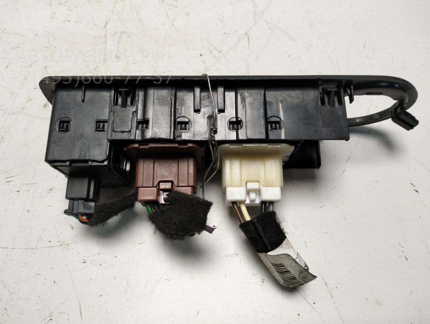 Блок управления стеклоподъемниками