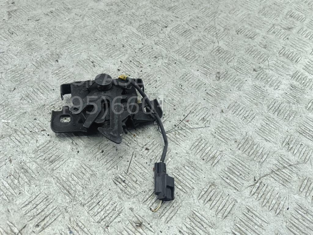 Замок капота