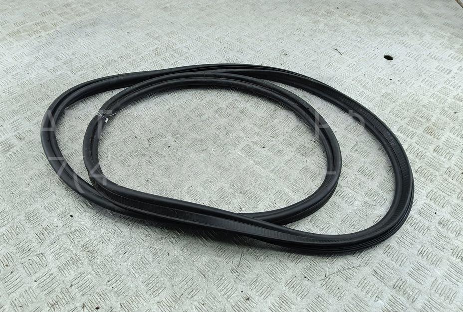 Уплотнитель багажника