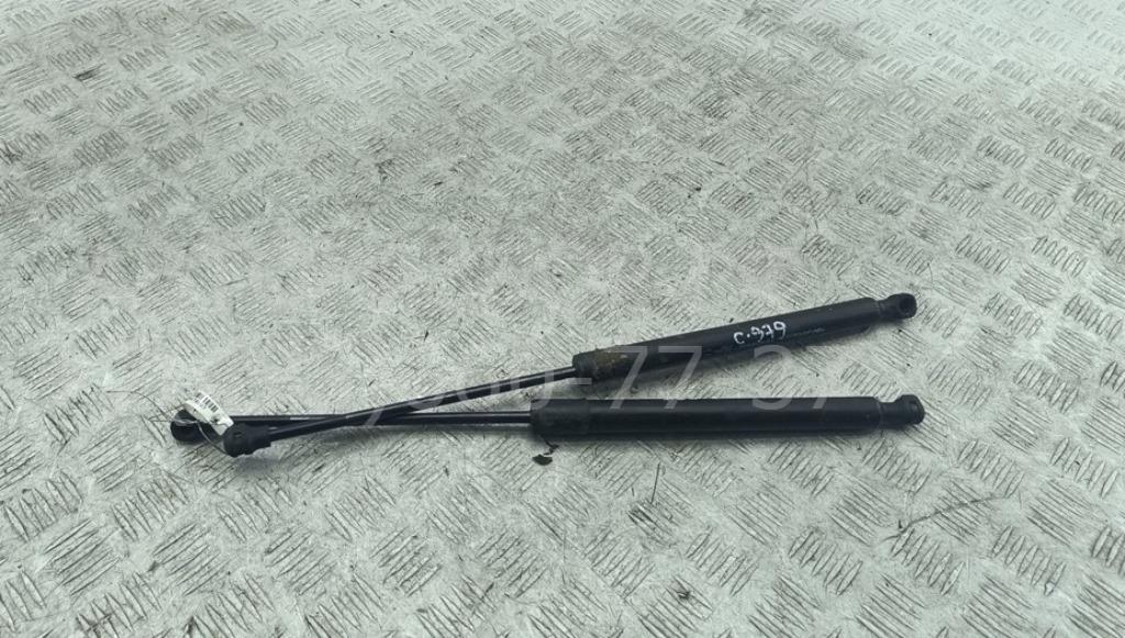 Амортизатор крышки багажника