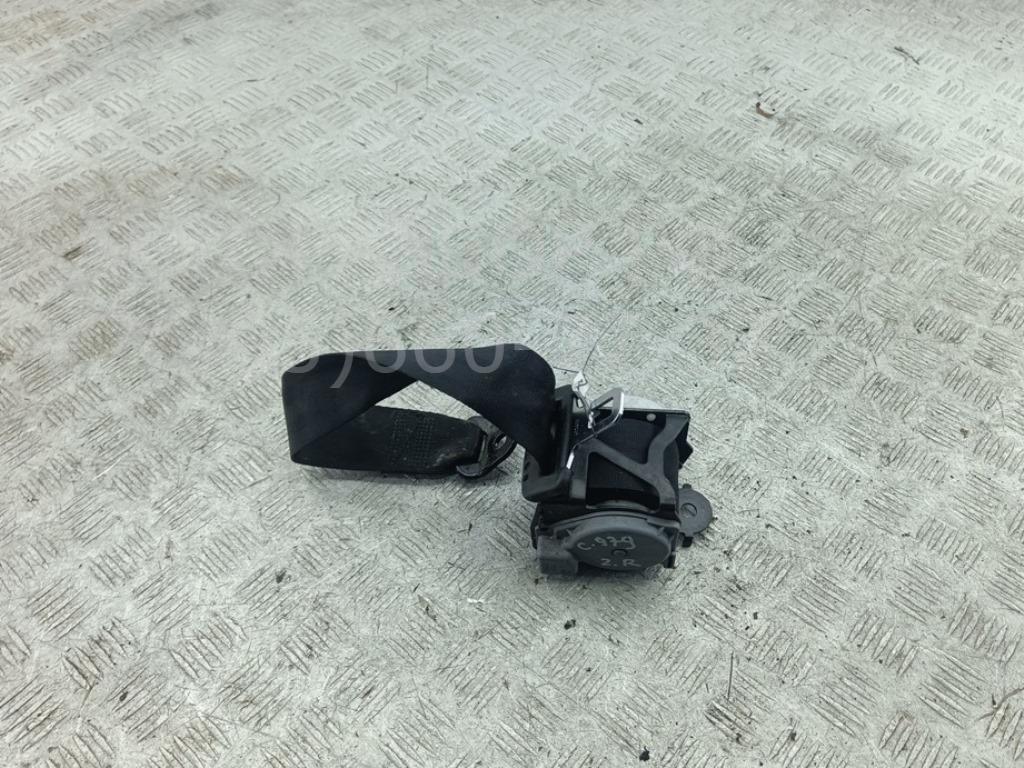 Ремень безопасности