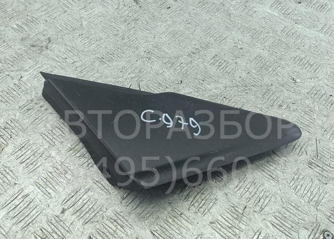 Накладка переднего крыла правого