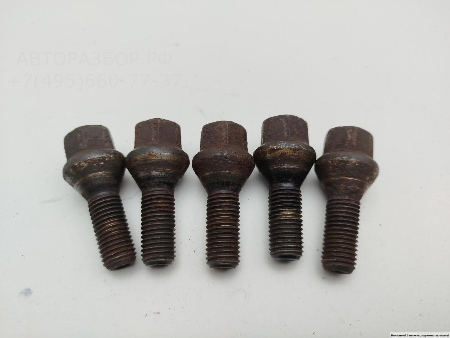 Болт колесный