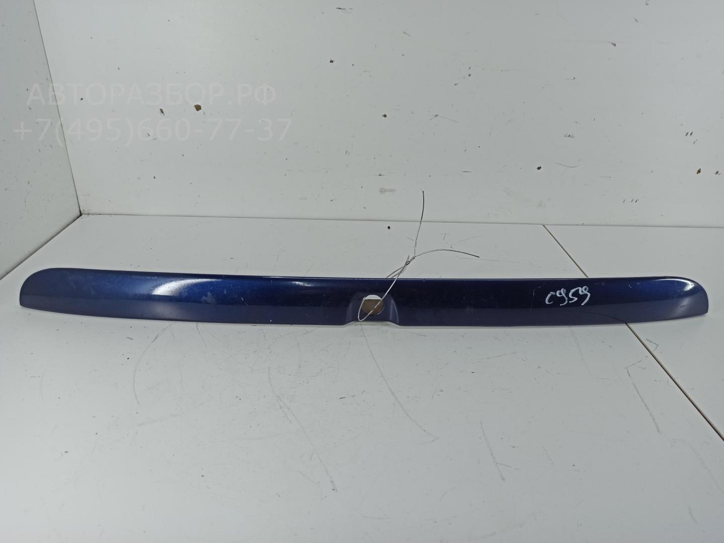 Накладка крышки багажника