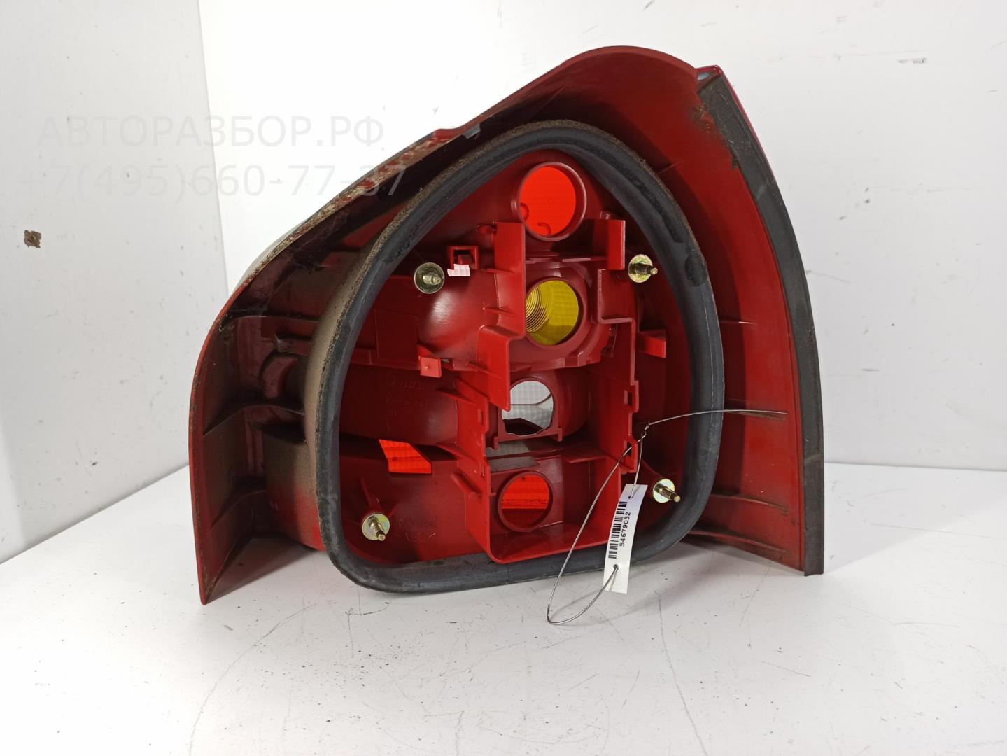 Фонарь задний левый