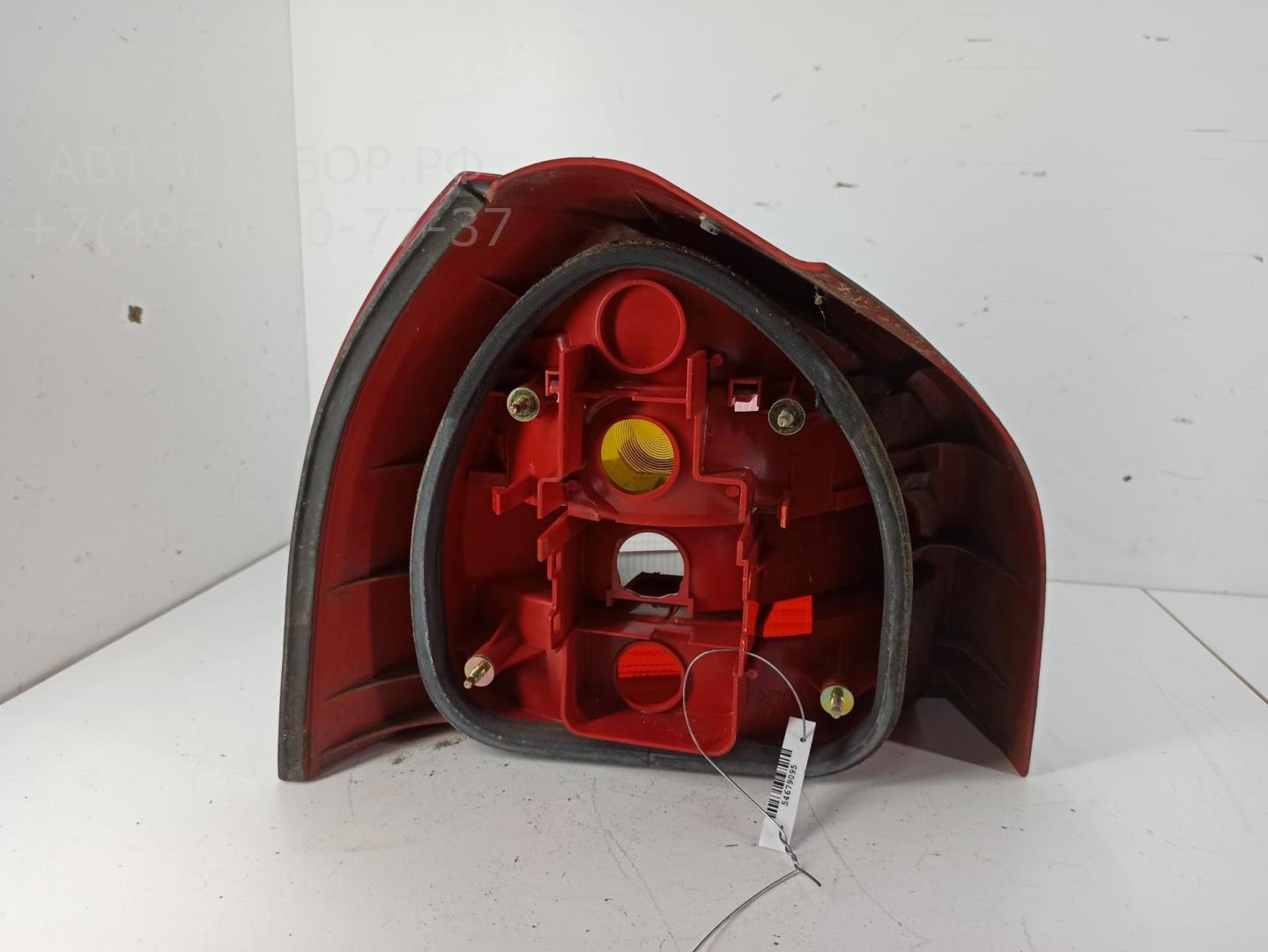 Фонарь задний правый