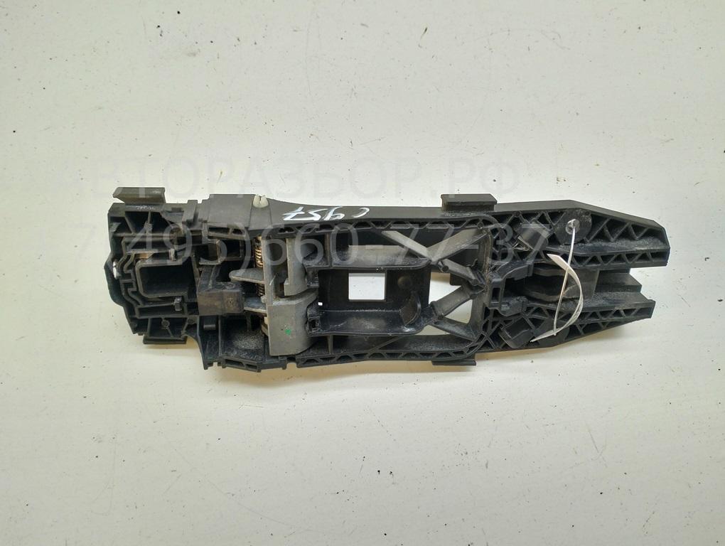 Ручка двери передней наружная правая