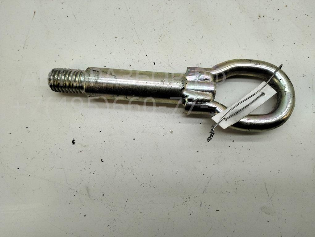 Крюк буксировочный