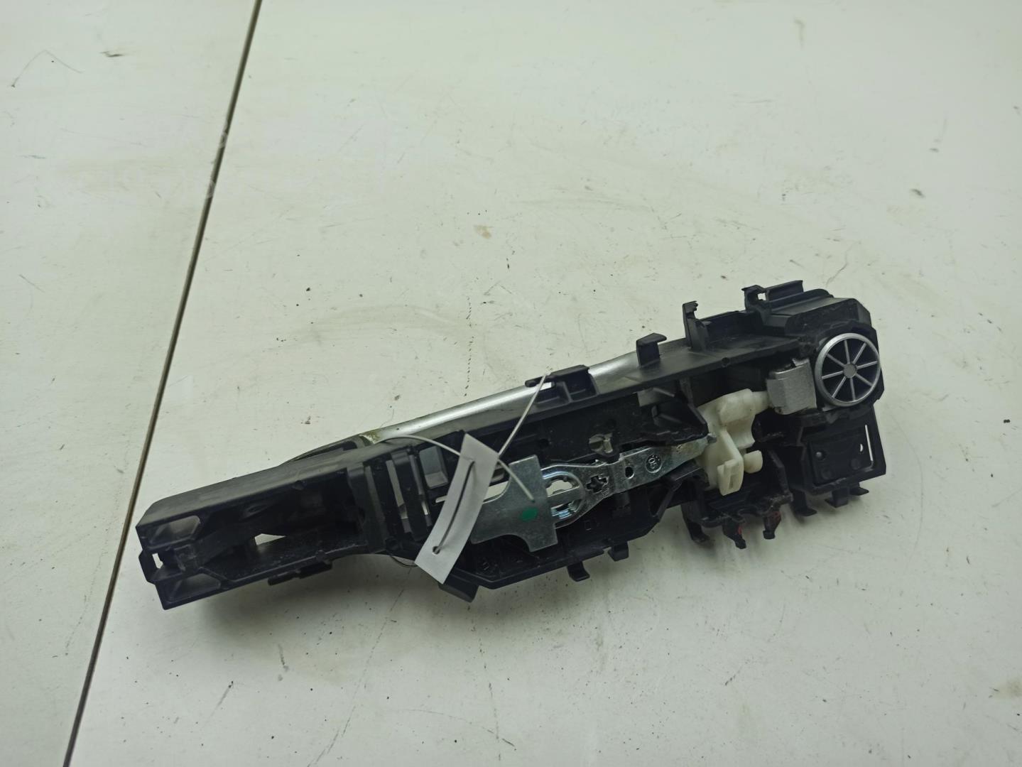 Ручка двери задней наружная левая