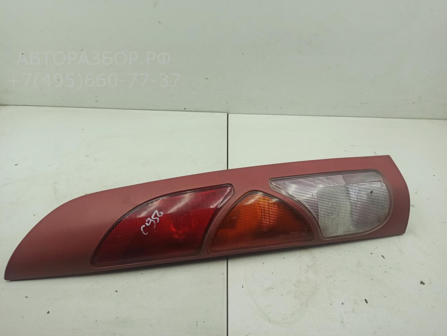 Фонарь задний правый