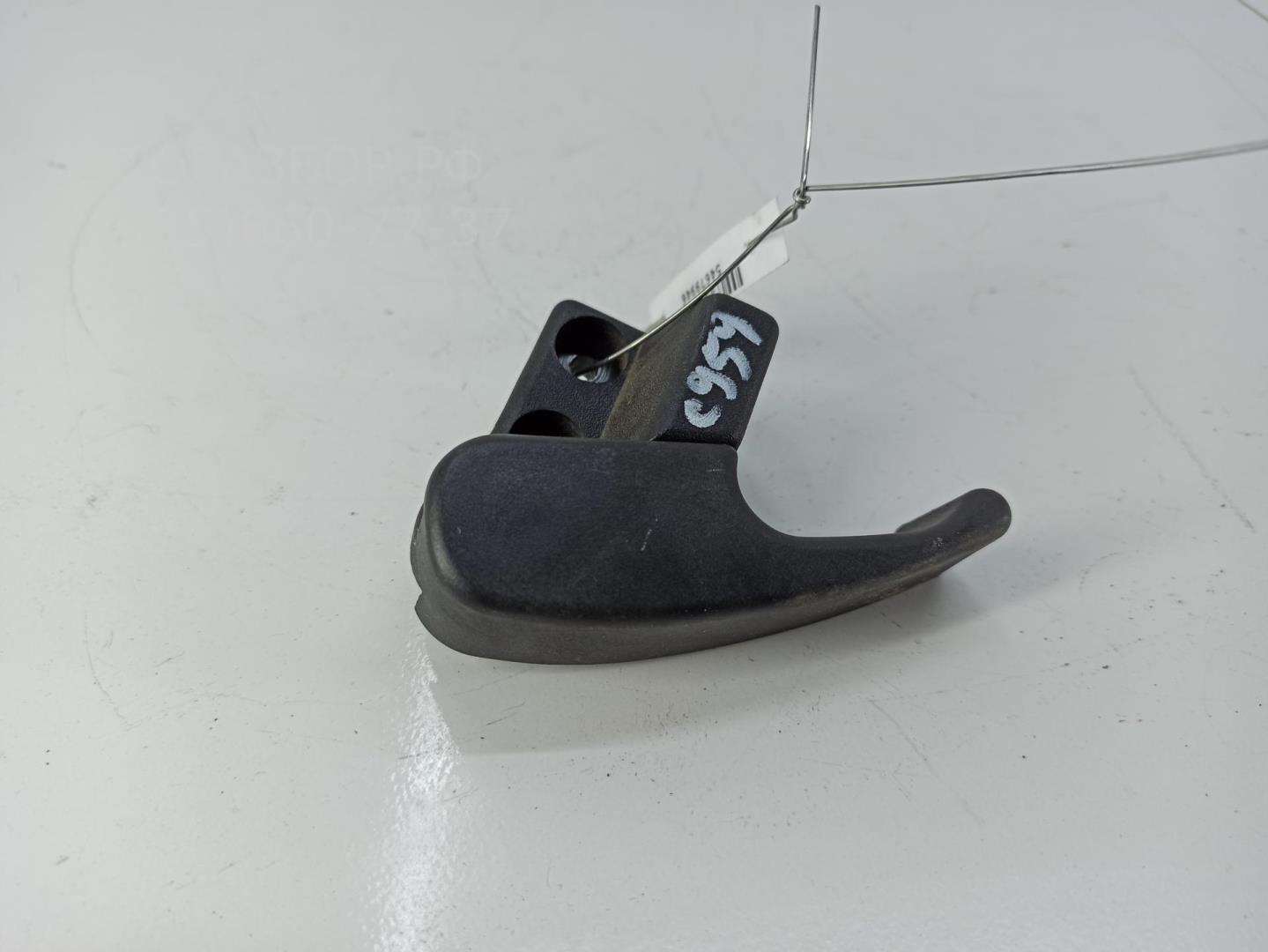 Ручка открывания капота