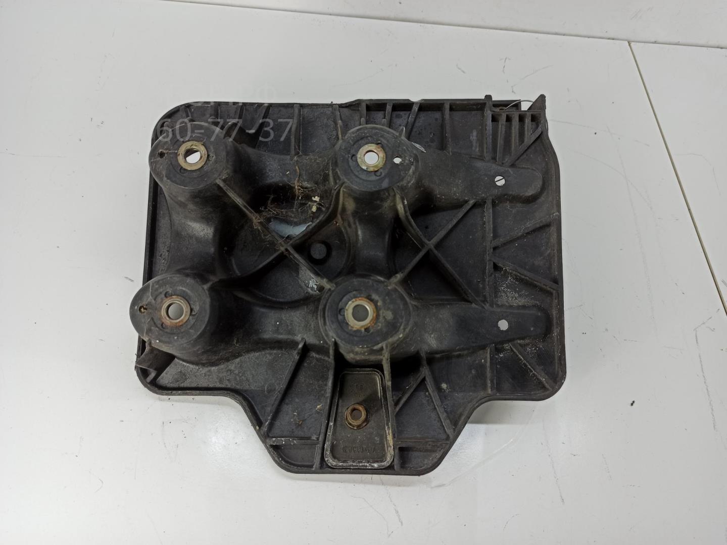 Крепление АКБ (корпус/подставка)