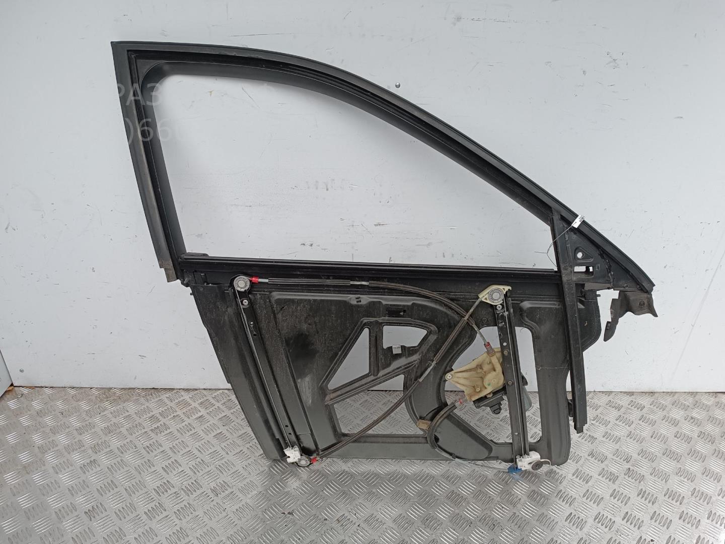 Стеклоподъемник электр. передний правый