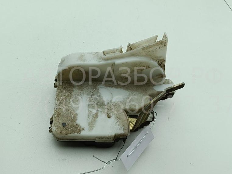 Замок двери задней левой