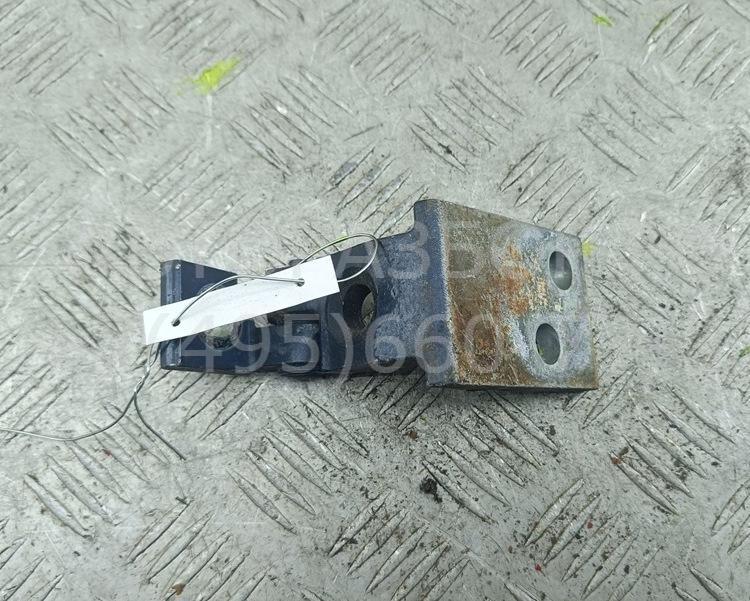 Петля двери