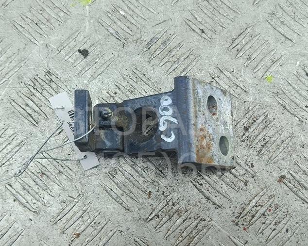 Петля двери