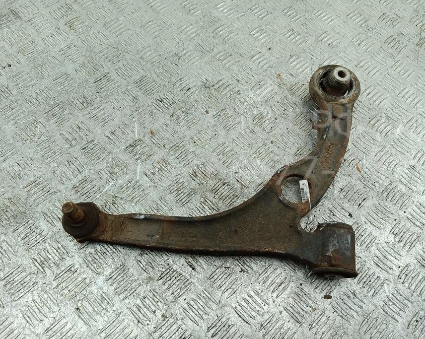 Рычаг передний правый