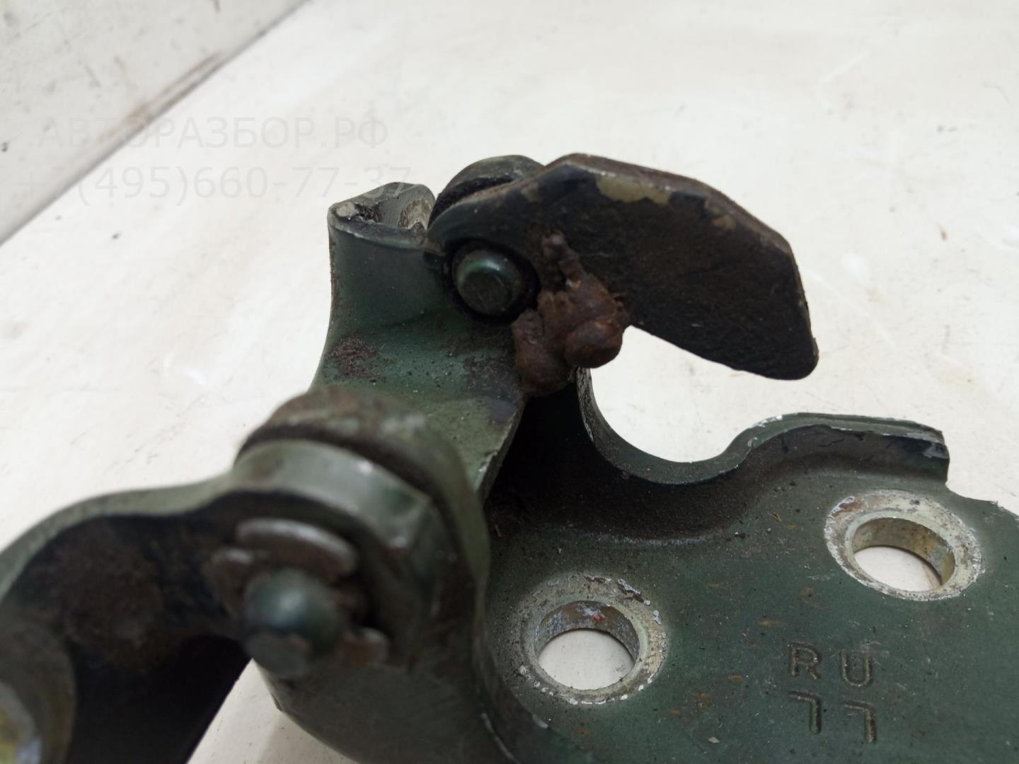 Петля двери