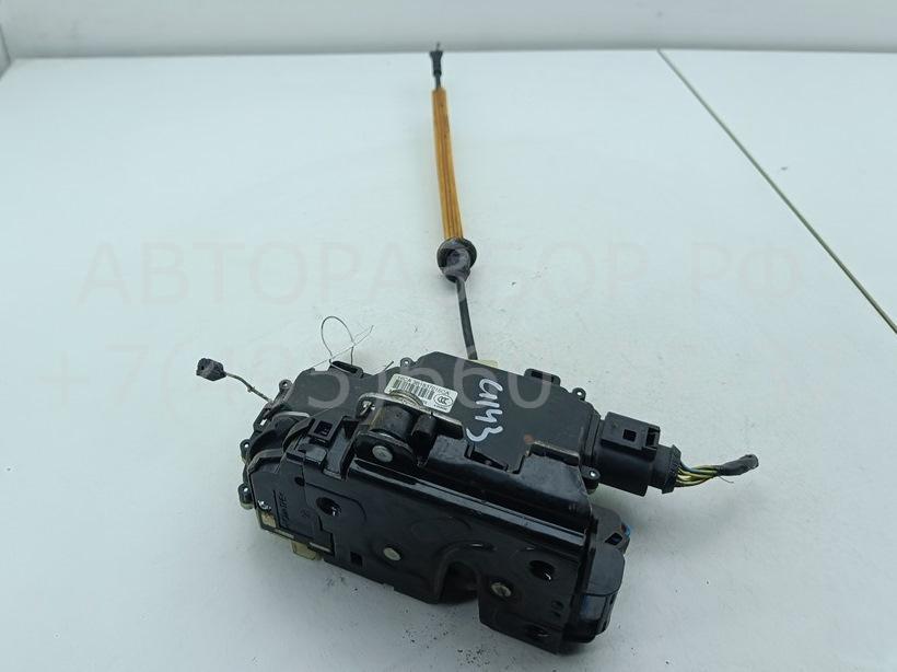 Замок двери передней правой