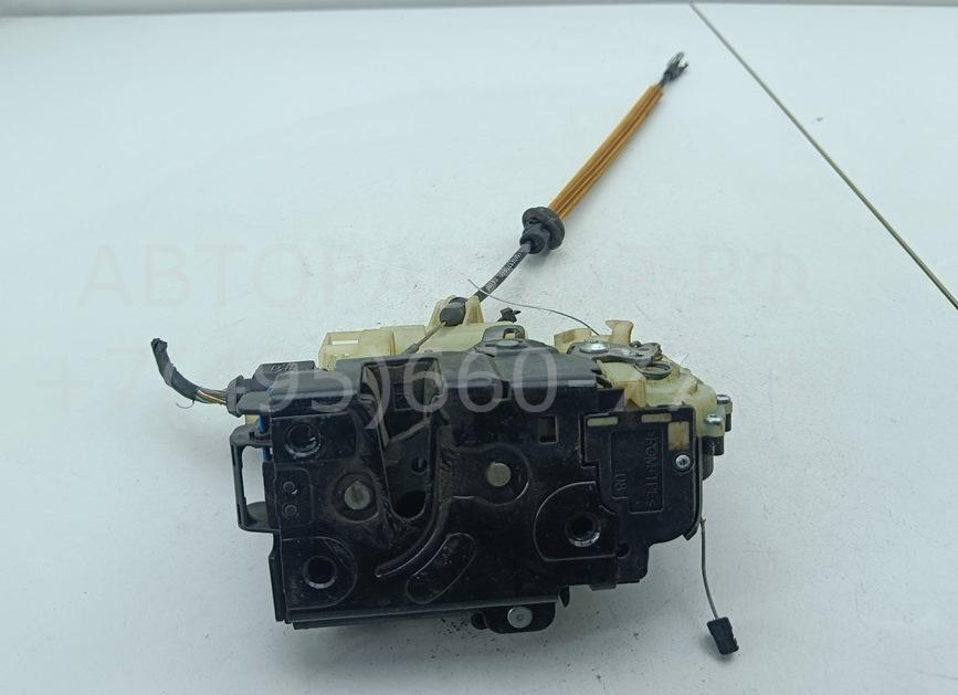 Замок двери передней правой