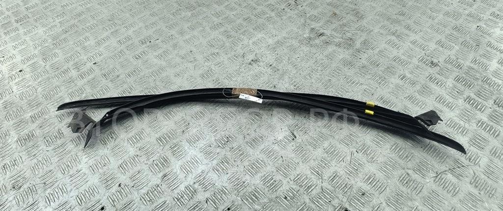 Молдинг лобового стекла