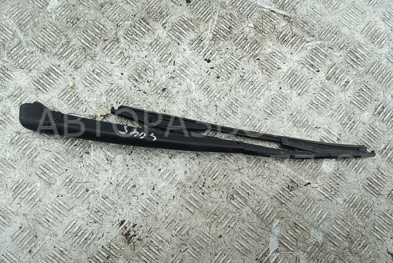 Поводок стеклоочистителя заднего