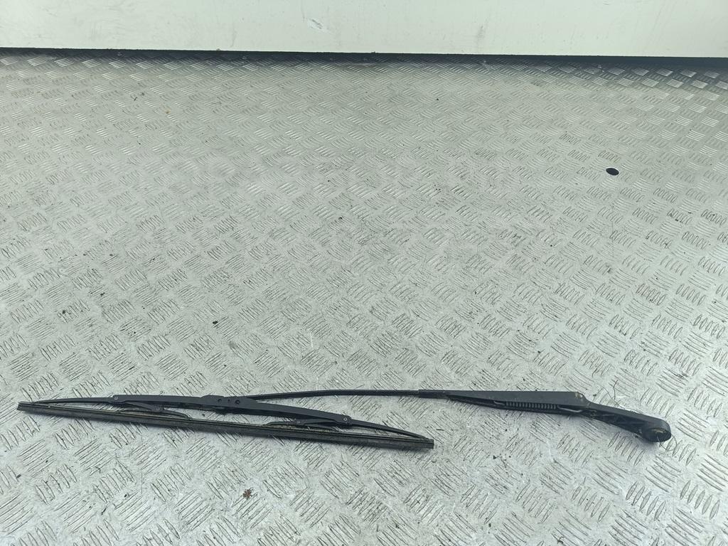 Поводок стеклоочистителя передний правый