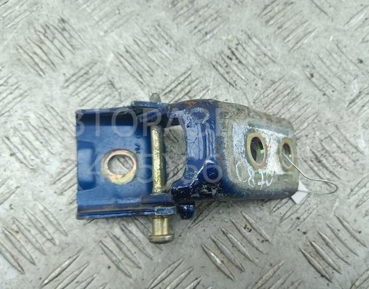 Петля двери