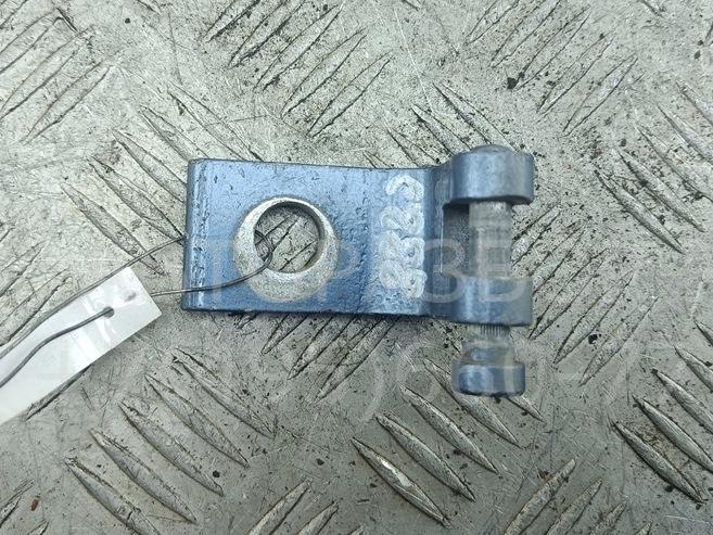 Петля двери