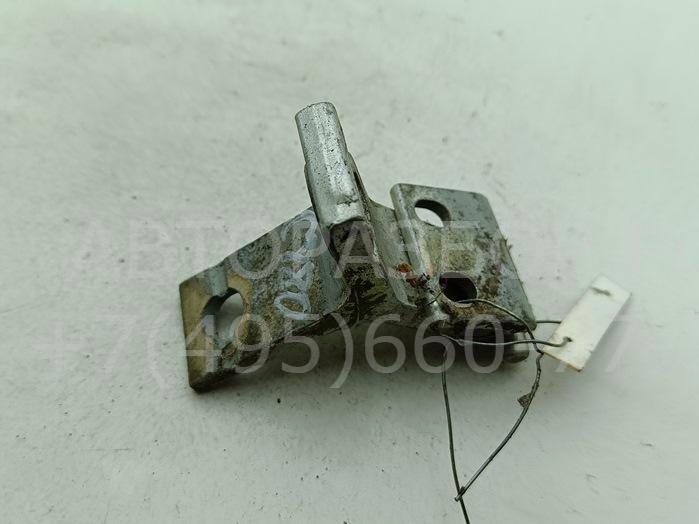 Петля двери